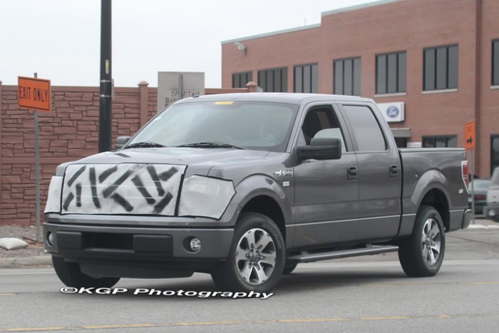 2013 Ford Raptor SVT F-150 Spy Shot 7